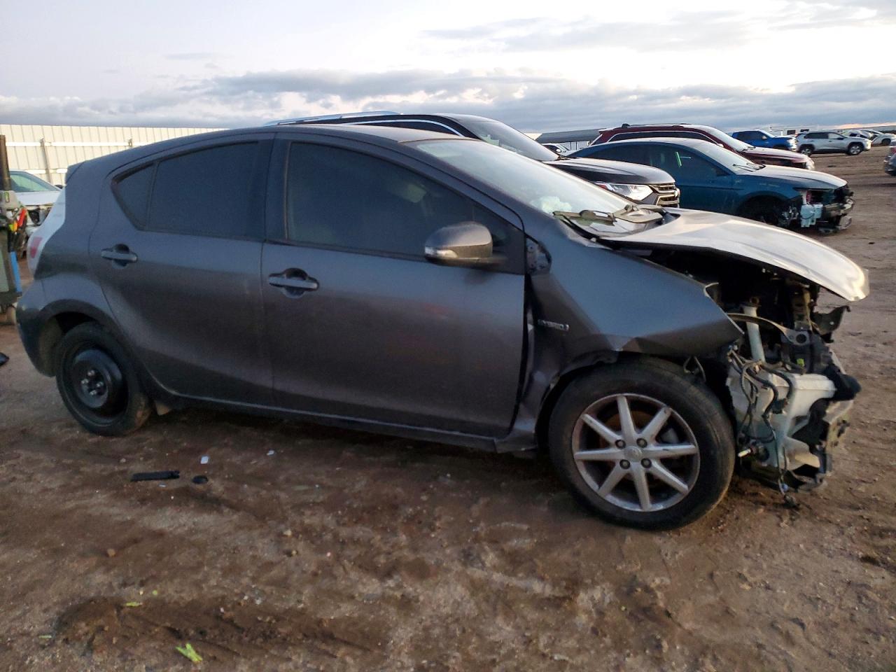 2012 TOYOTA PRIUS C photo 4