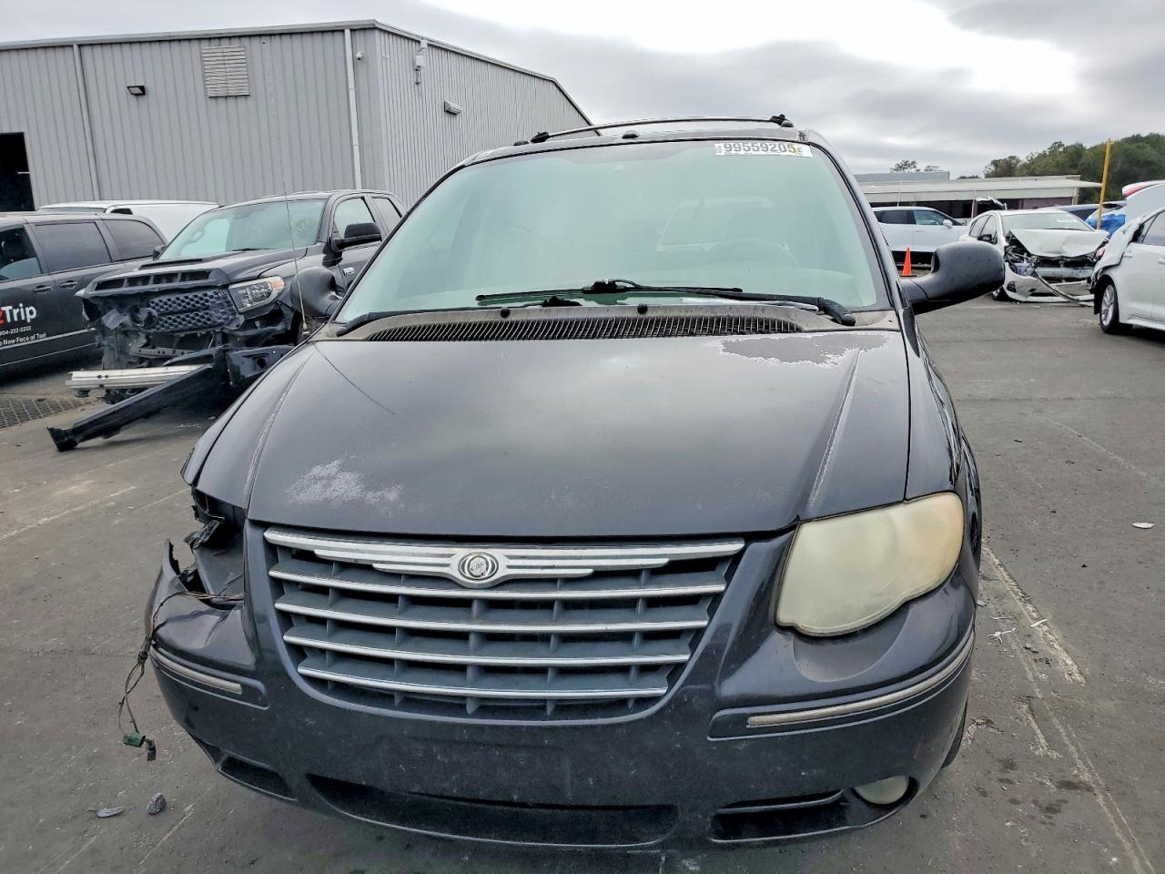 2006 CHRYSLER TOWN & COUNTRY LIMITED photo 5