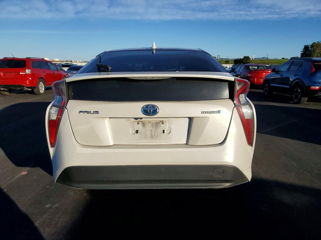 2016 TOYOTA PRIUS photo 6