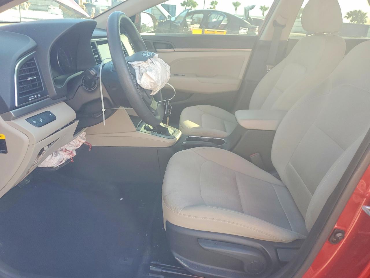2018 HYUNDAI ELANTRA SEL photo 7