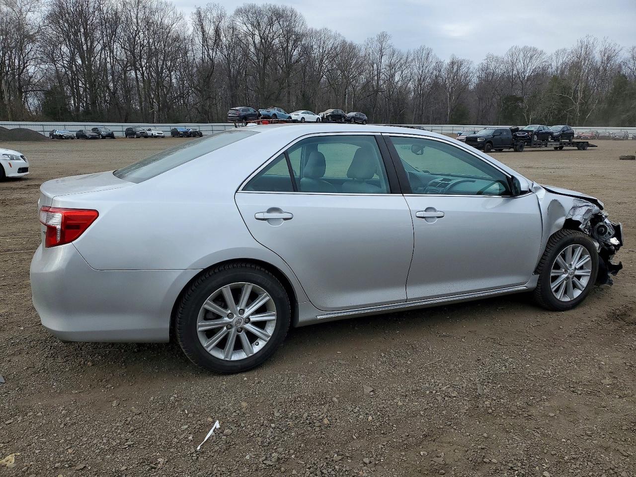 2012 TOYOTA CAMRY SE photo 5