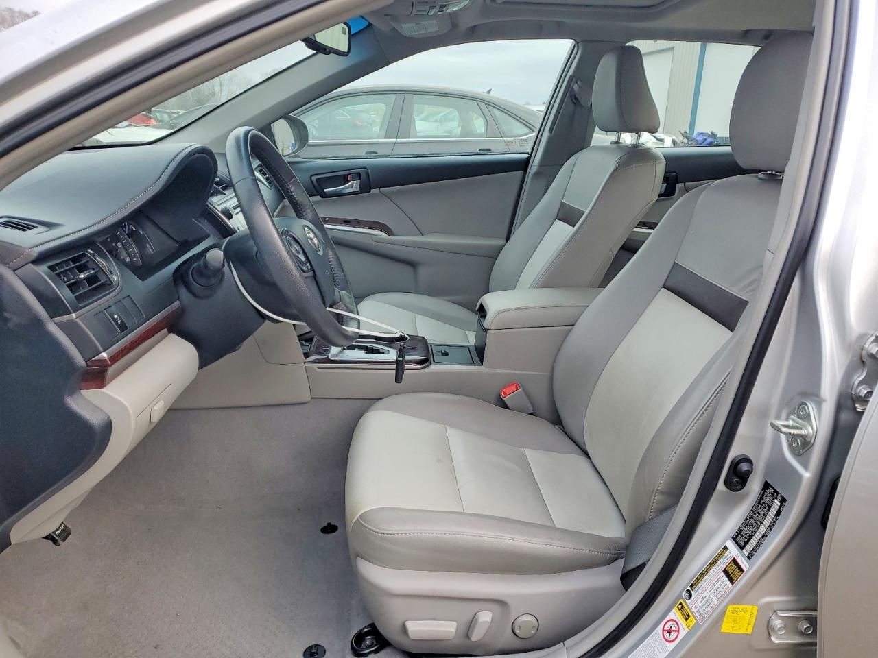 2012 TOYOTA CAMRY SE photo 13