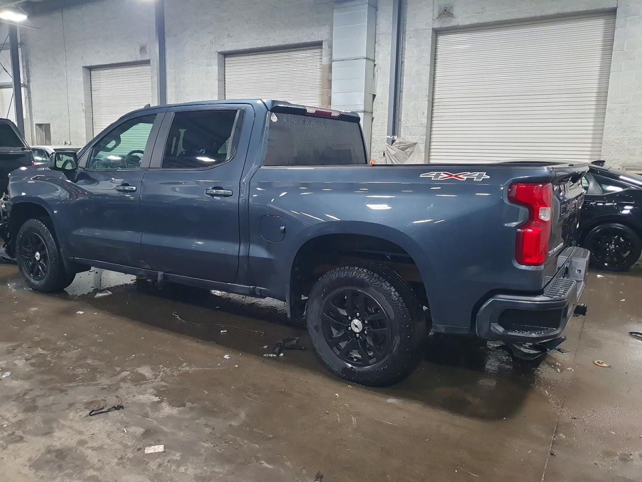 2020 CHEVROLET SILVERADO K1500 RST photo 2