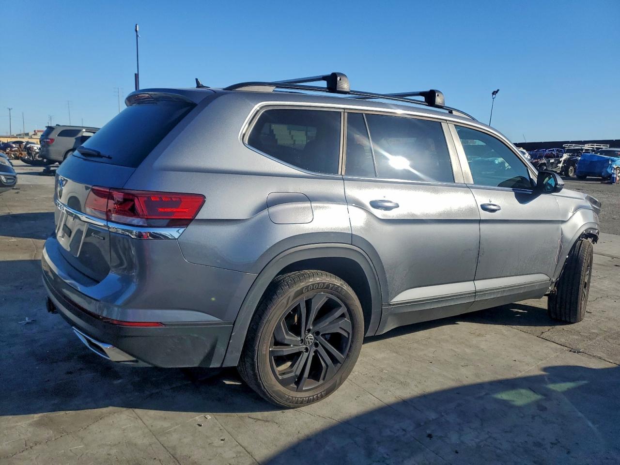 2023 VOLKSWAGEN ATLAS SE photo 3