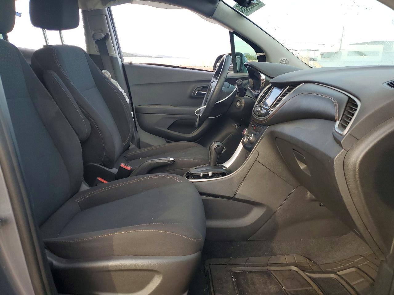 2020 CHEVROLET TRAX LS photo 7