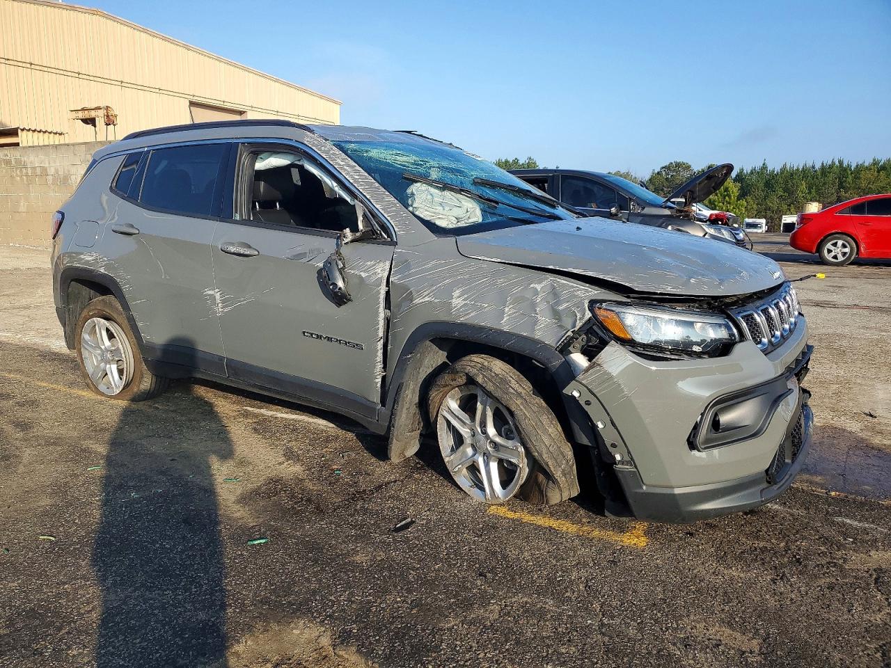 2024 JEEP COMPASS LATITUDE photo 4