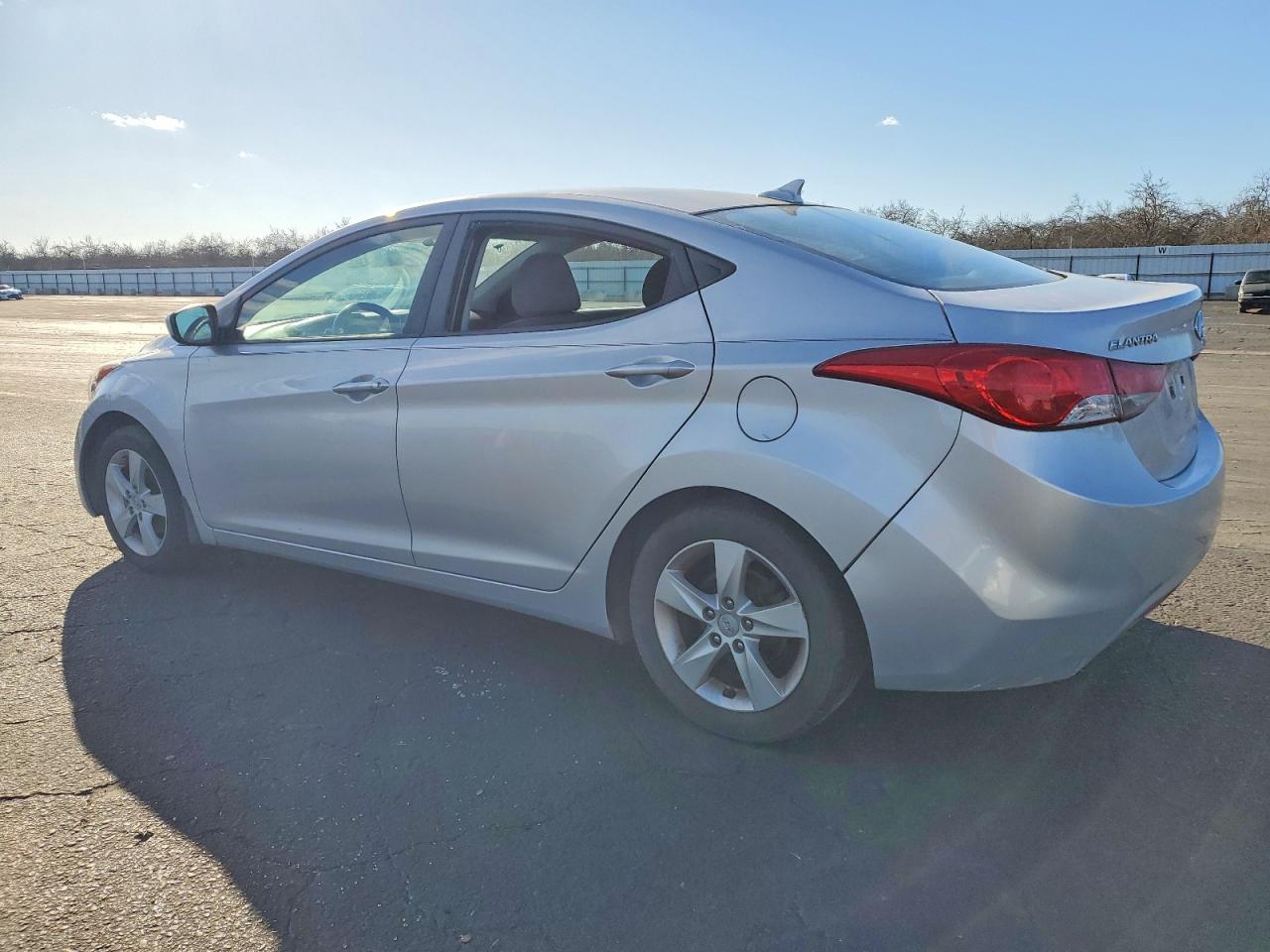2013 HYUNDAI ELANTRA GLS photo 2