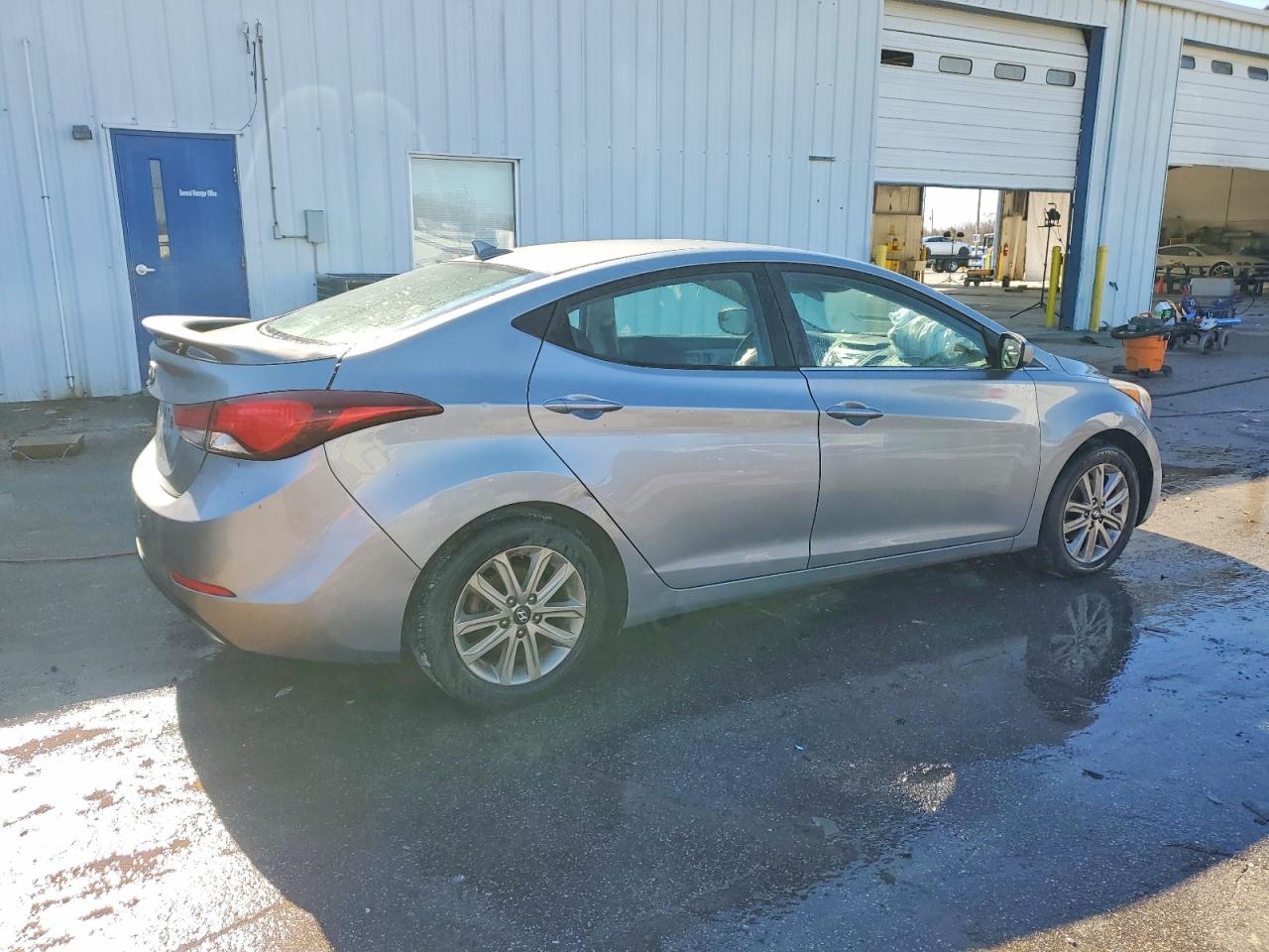 2015 HYUNDAI ELANTRA SE photo 3