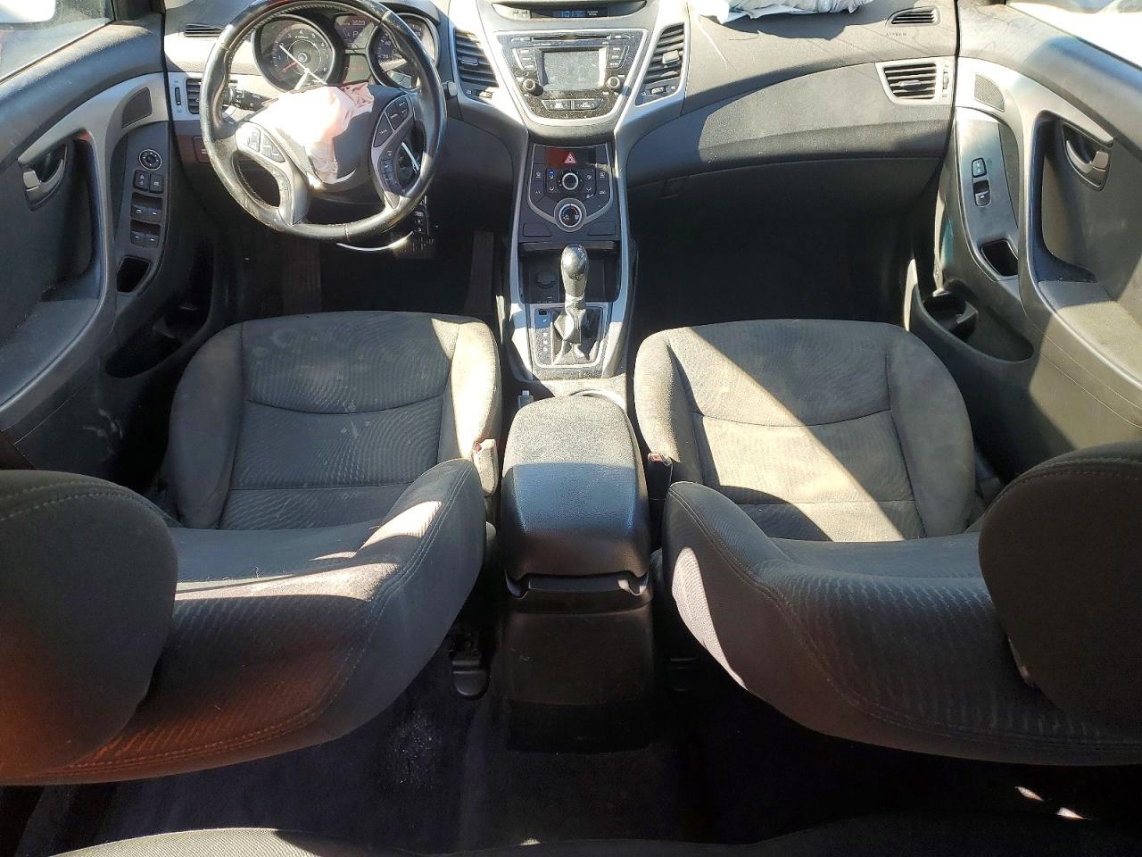 2015 HYUNDAI ELANTRA SE photo 8