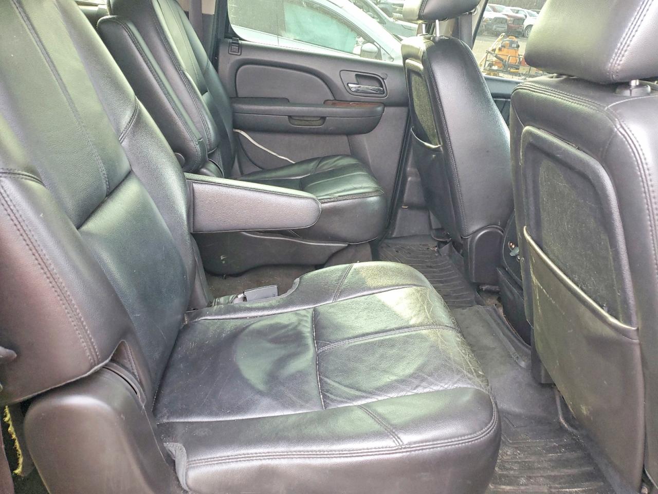 2012 CHEVROLET SUBURBAN K1500 LT photo 11