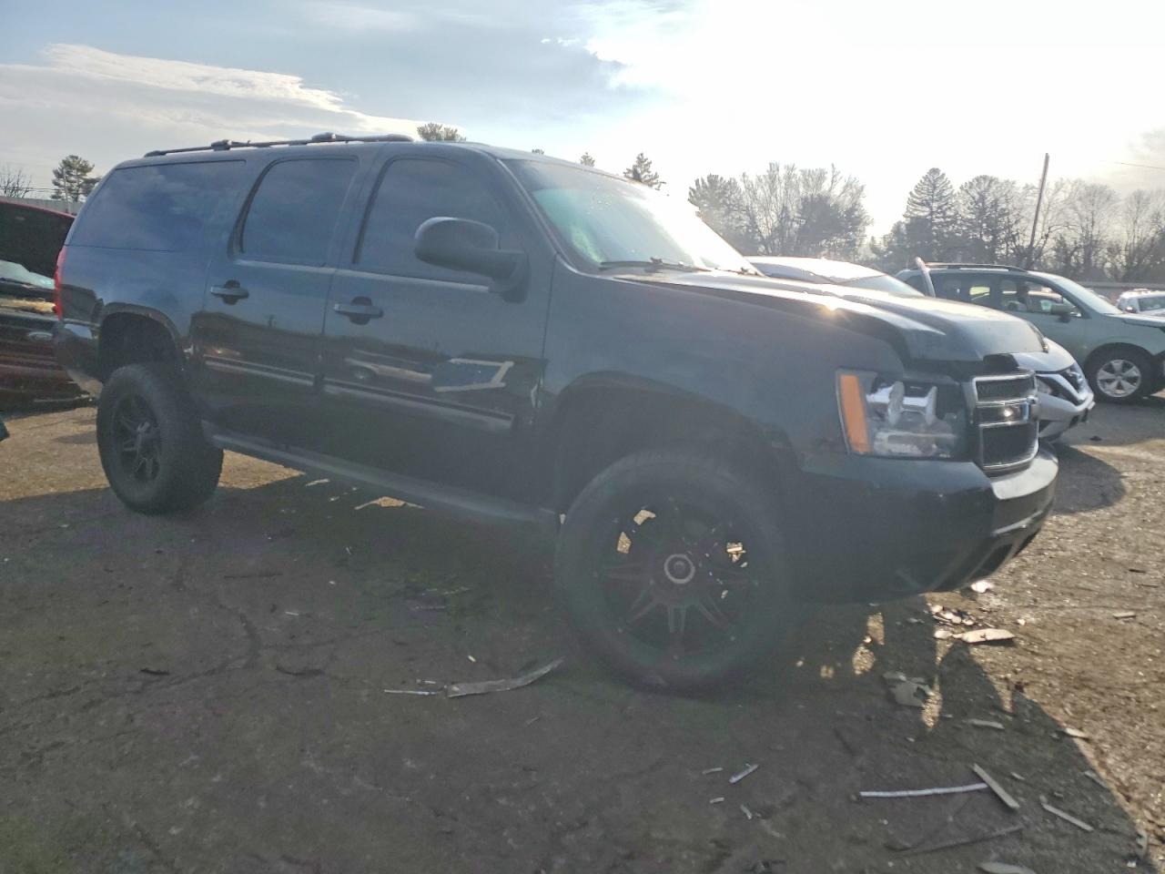 2012 CHEVROLET SUBURBAN K1500 LT photo 4