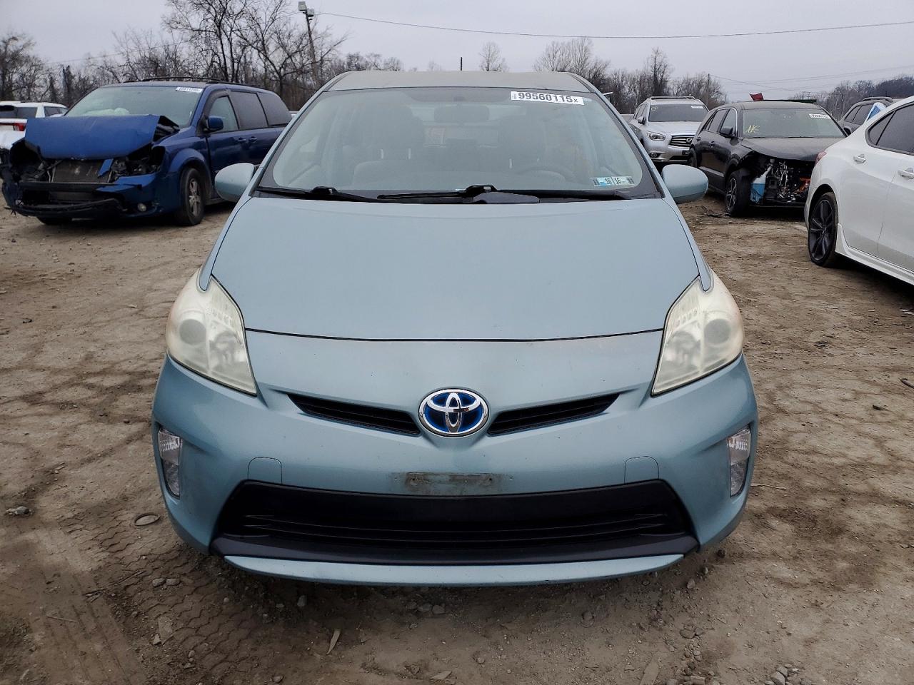 2013 TOYOTA PRIUS photo 9