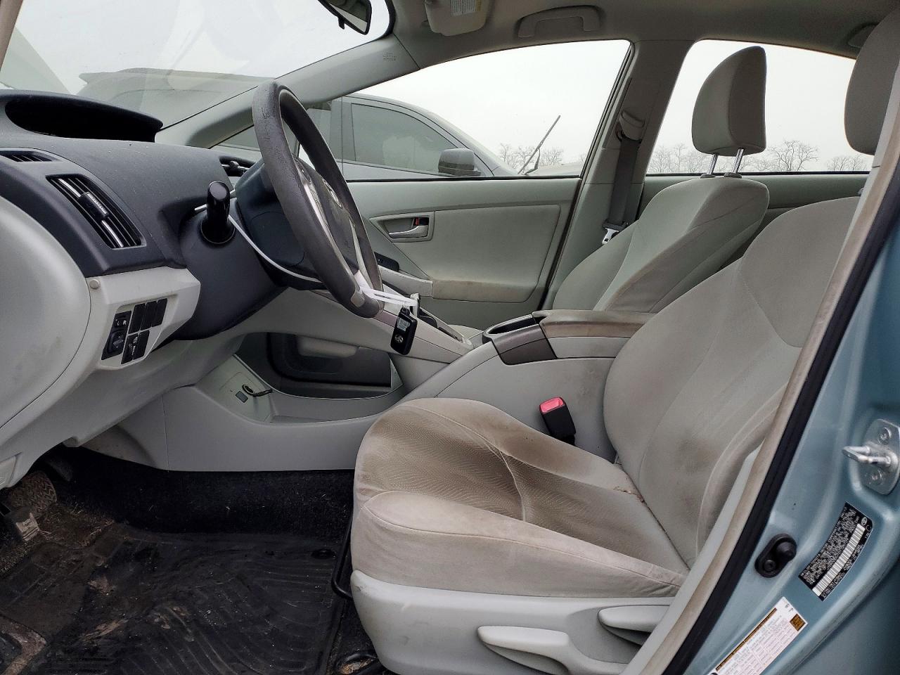 2013 TOYOTA PRIUS photo 13