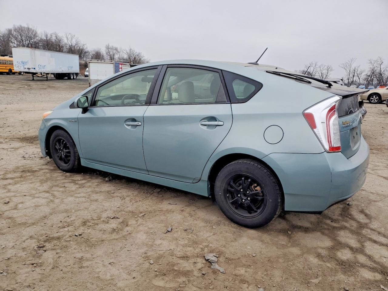 2013 TOYOTA PRIUS photo 3