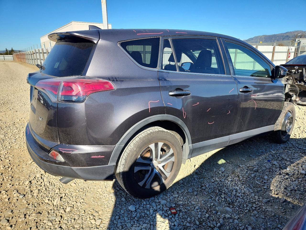 2017 TOYOTA RAV4 LE photo 3