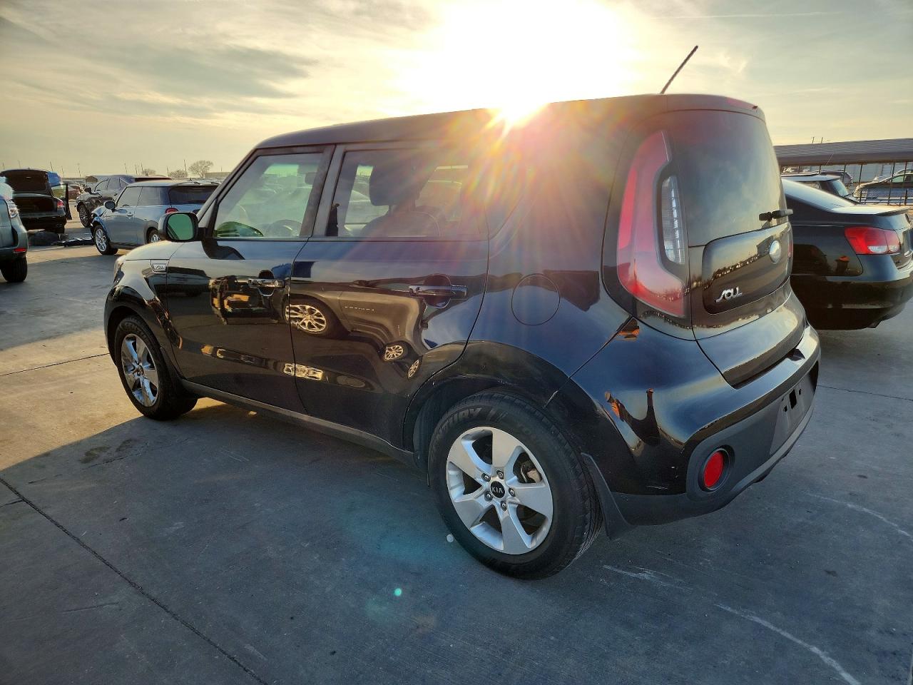 2017 KIA SOUL photo 2