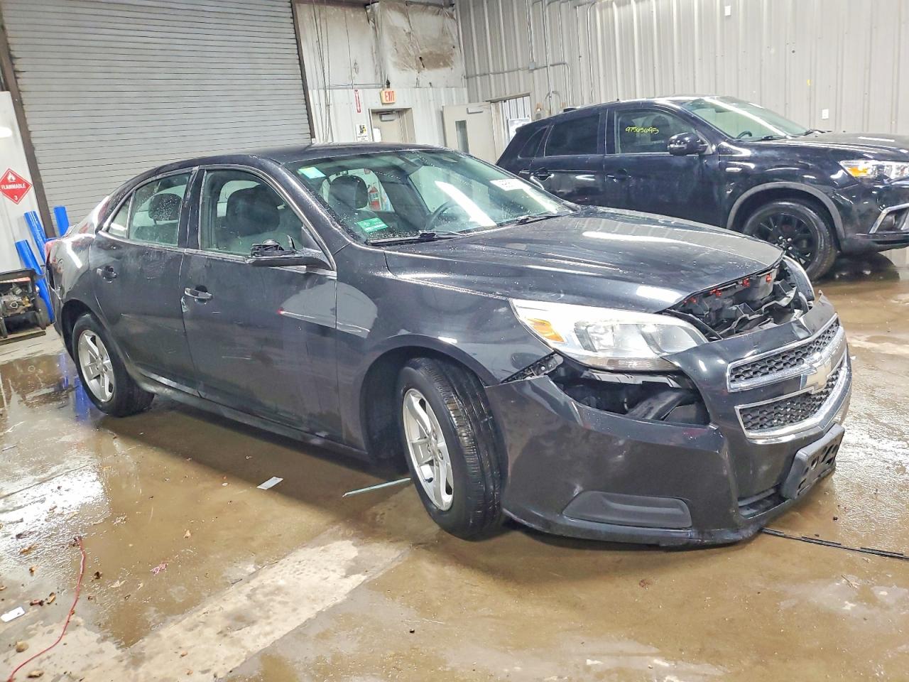 2013 CHEVROLET MALIBU LS photo 4