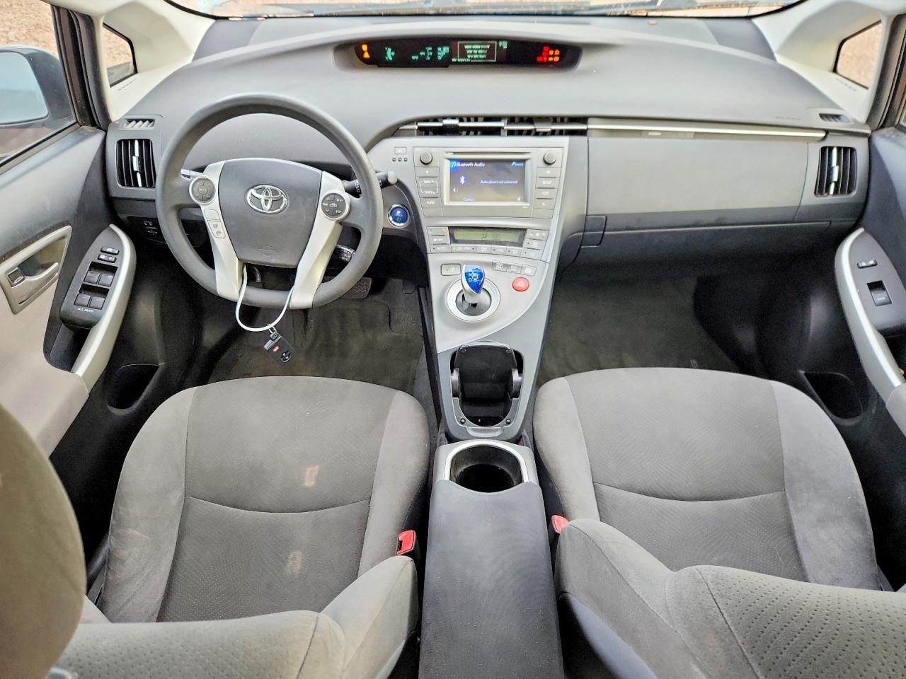 2013 TOYOTA PRIUS photo 8