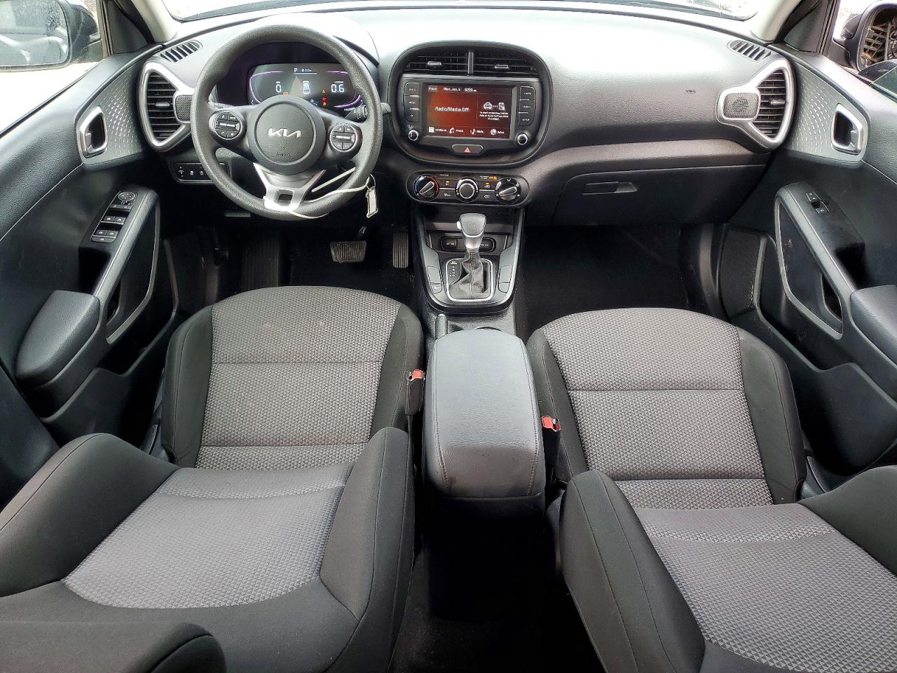 2025 KIA SOUL LX photo 8