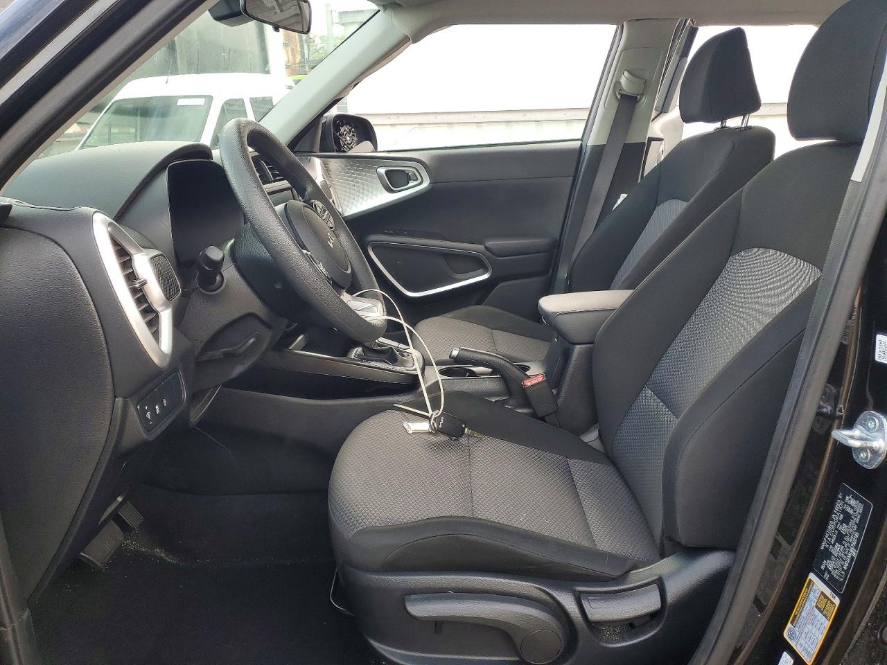 2025 KIA SOUL LX photo 7