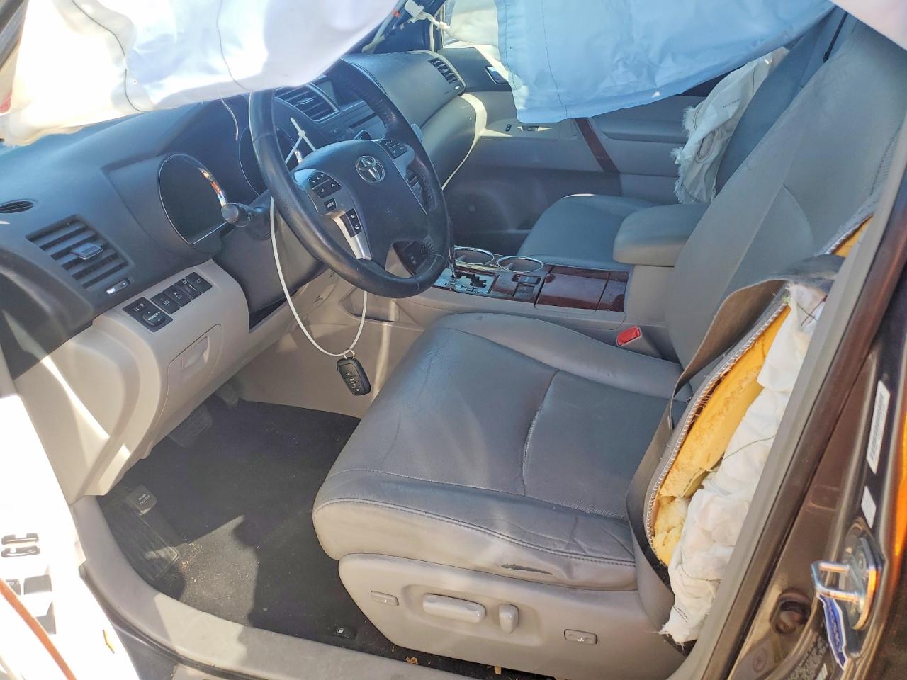 2011 TOYOTA HIGHLANDER LIMITED photo 7