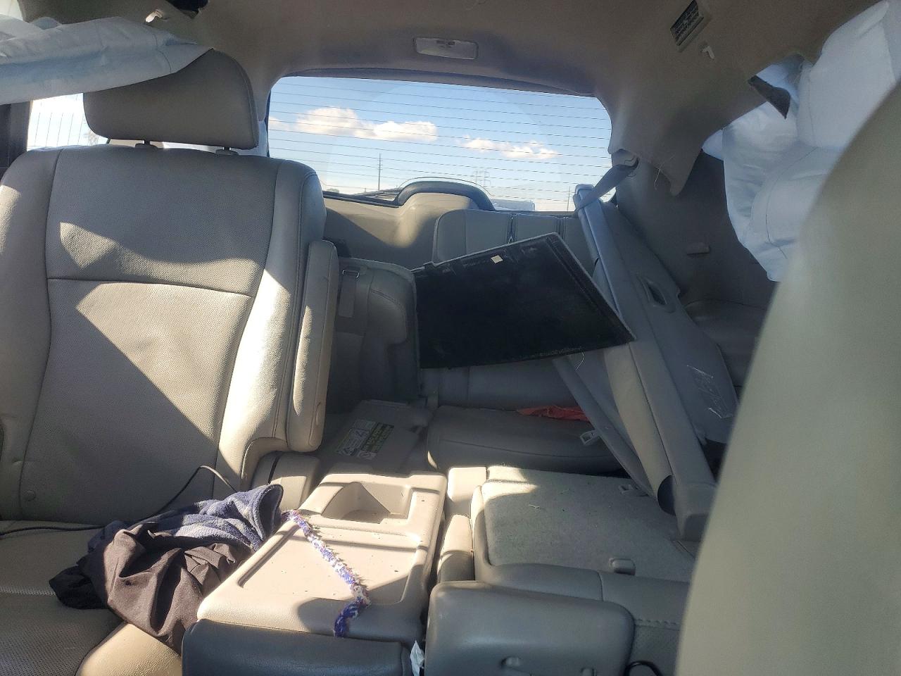 2011 TOYOTA HIGHLANDER LIMITED photo 10