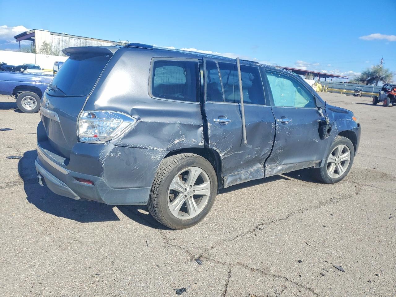 2011 TOYOTA HIGHLANDER LIMITED photo 3