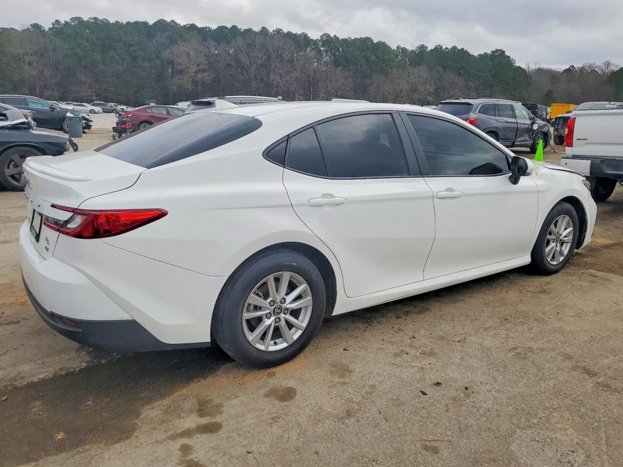 2025 TOYOTA CAMRY XSE photo 3