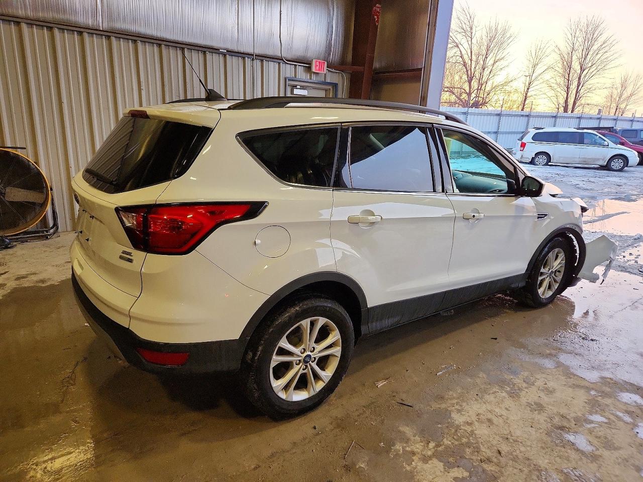 2019 FORD ESCAPE SEL photo 3