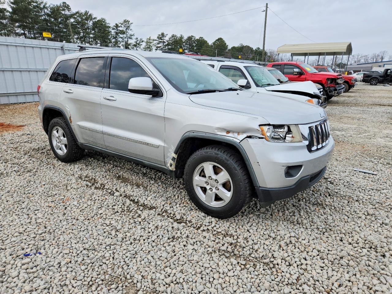 2011 JEEP GRAND CHEROKEE LAREDO photo 4