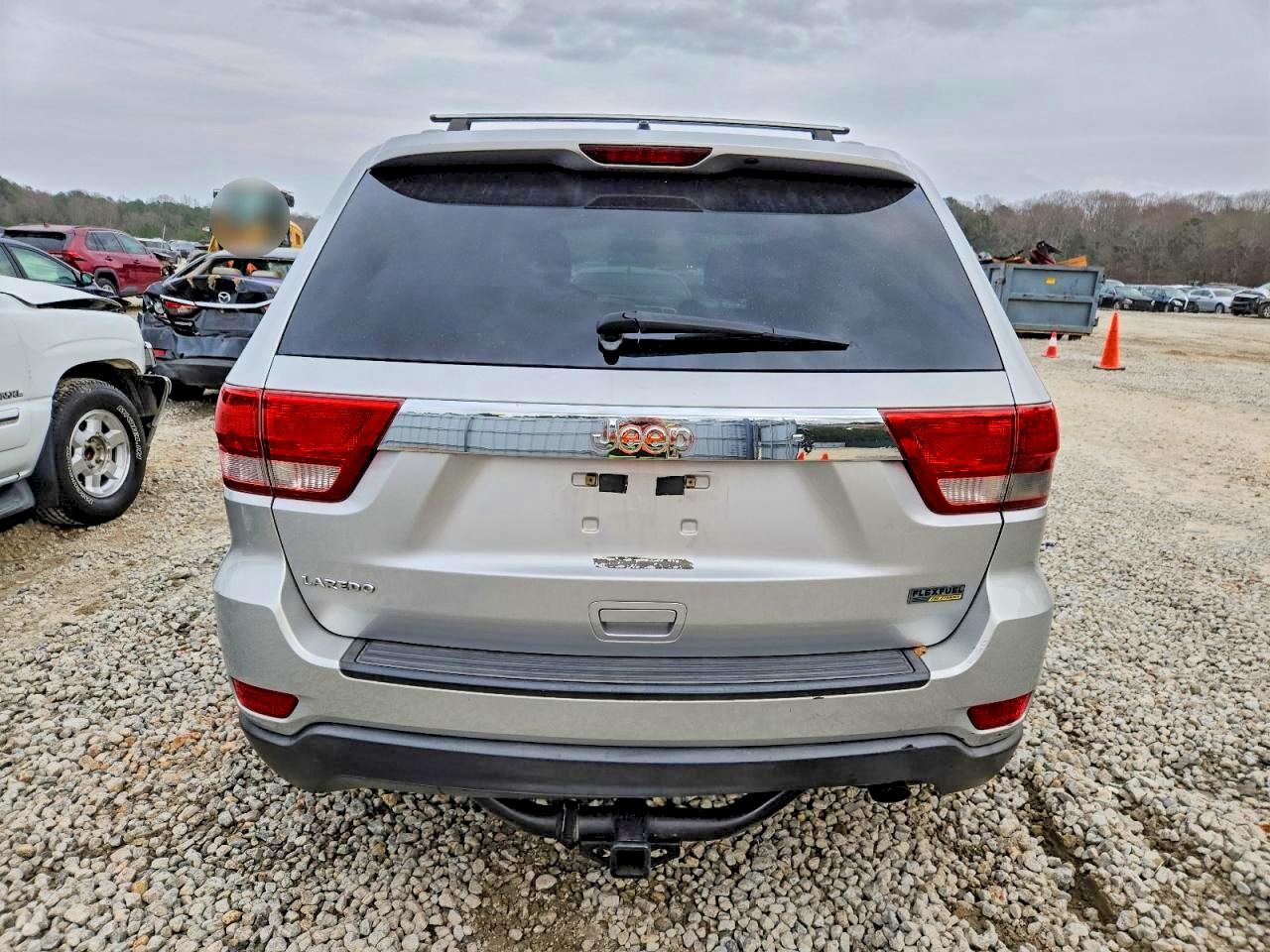 2011 JEEP GRAND CHEROKEE LAREDO photo 6