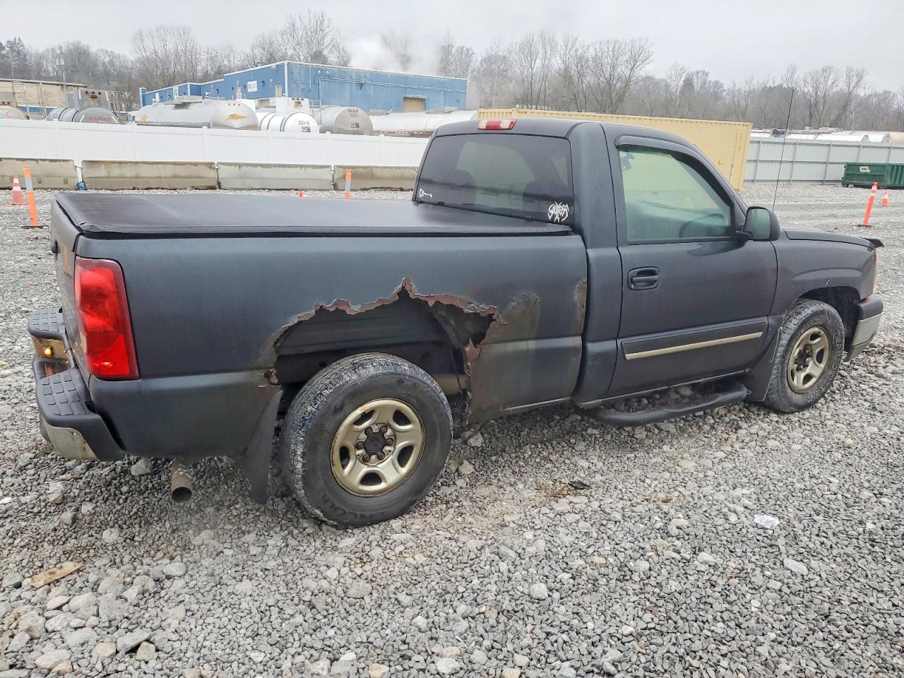 2003 CHEVROLET SILVERADO C1500 photo 3