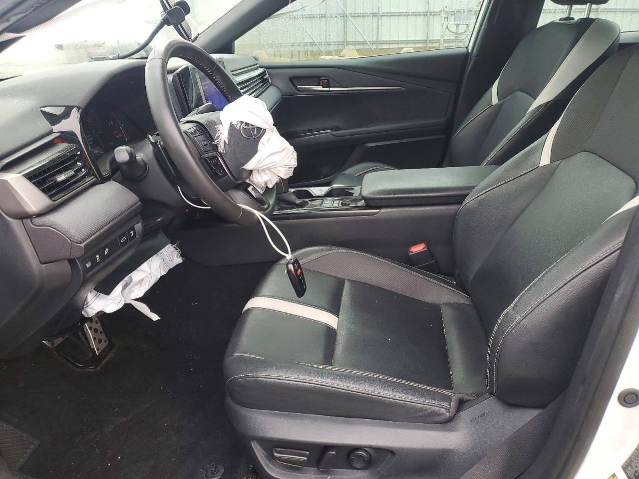 2025 TOYOTA CAMRY XSE photo 7