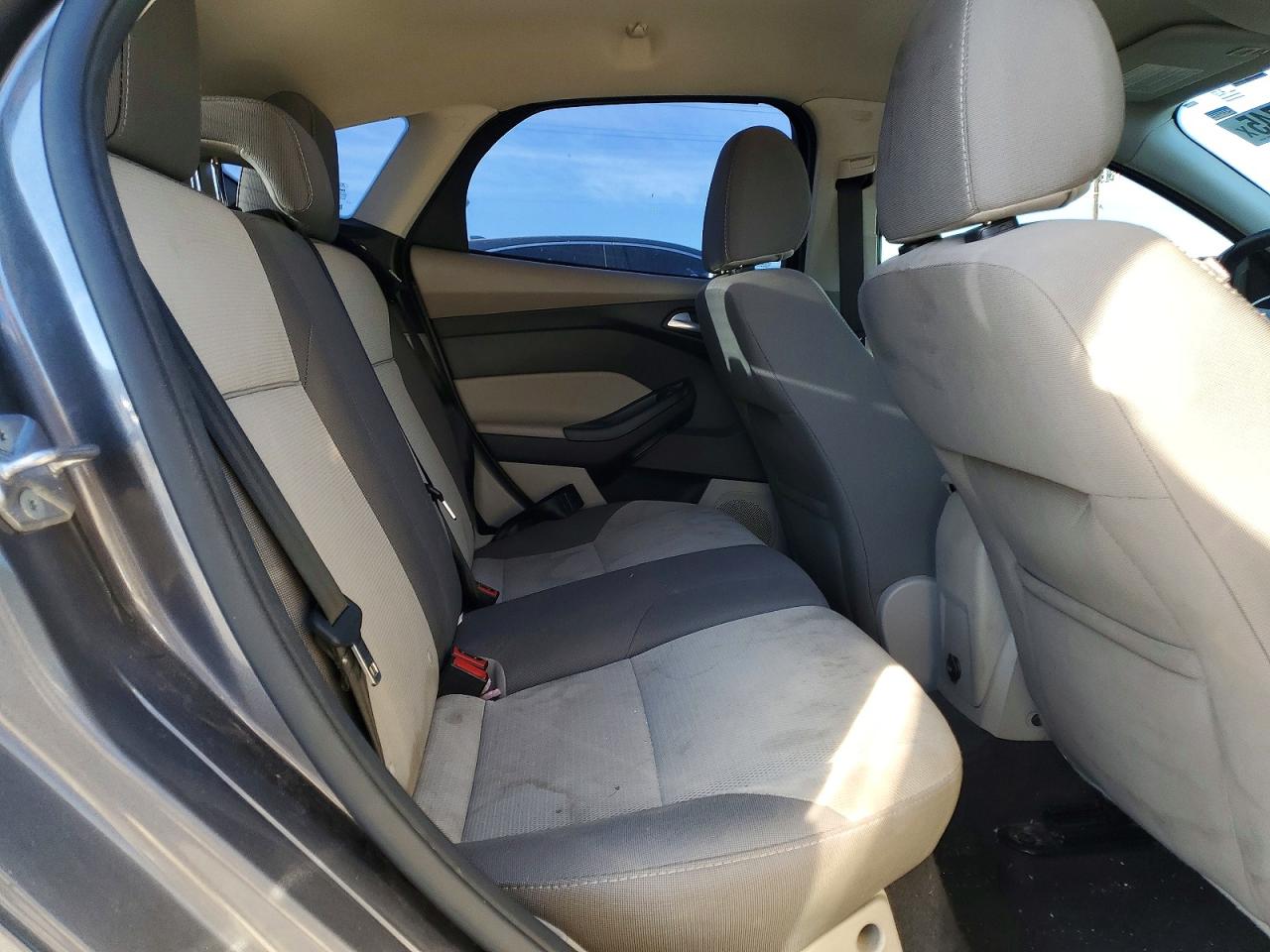 2014 FORD FOCUS SE photo 10