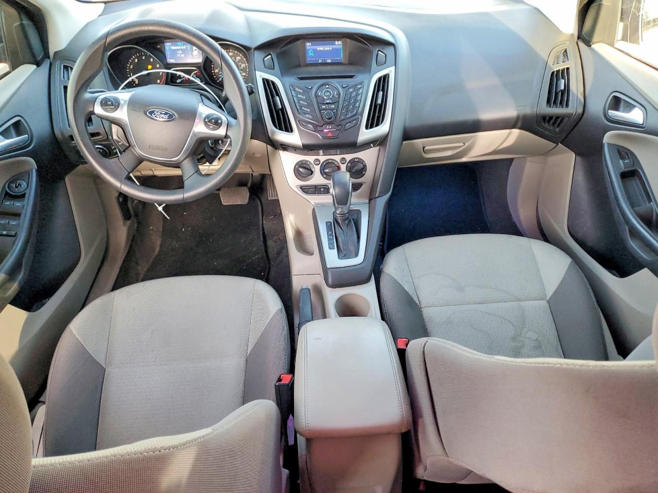 2014 FORD FOCUS SE photo 8