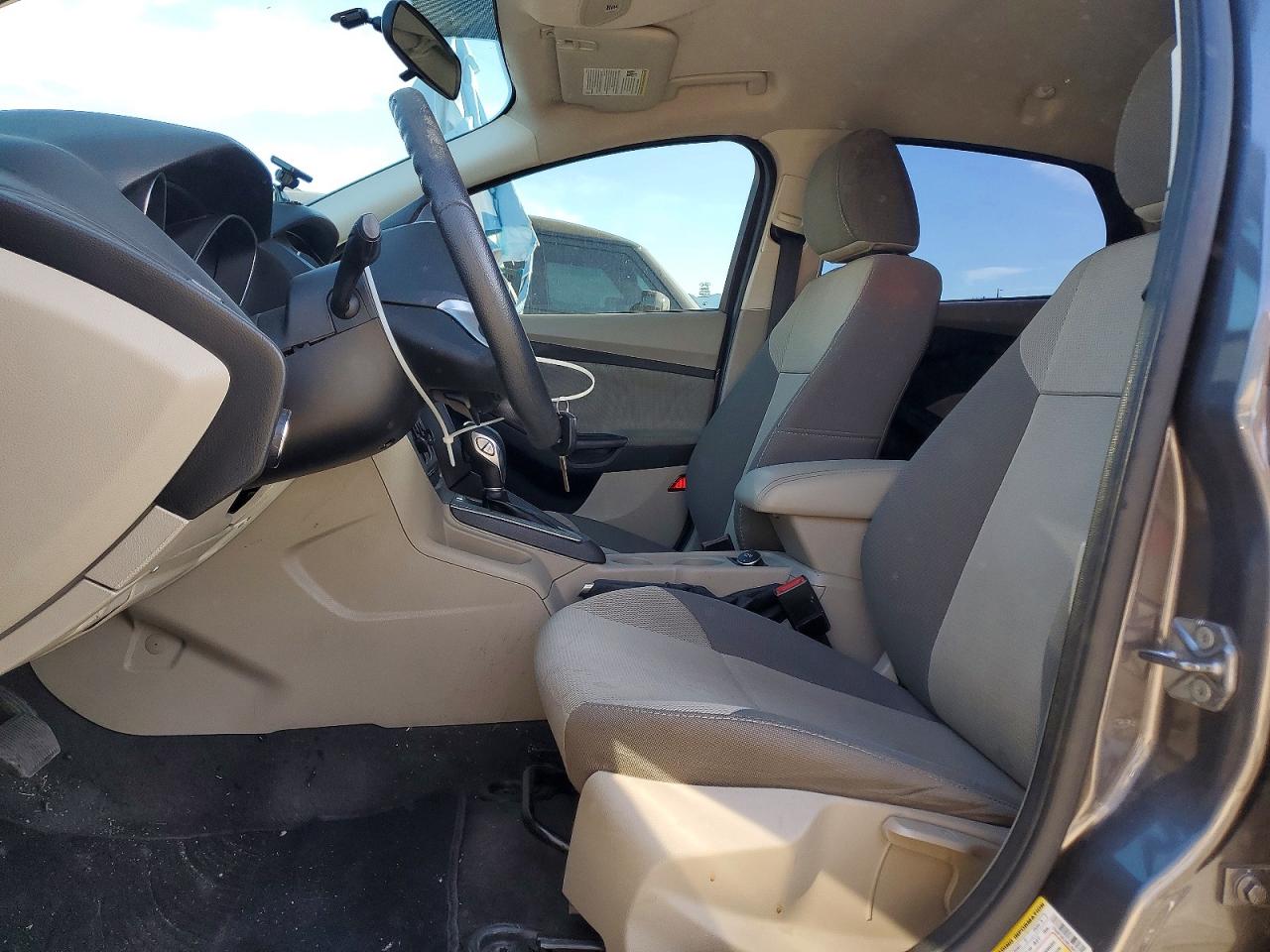 2014 FORD FOCUS SE photo 7