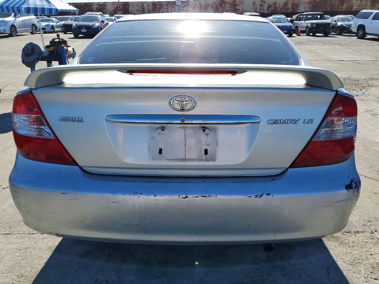 2004 TOYOTA CAMRY LE photo 6