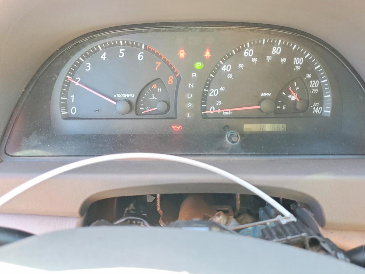 2004 TOYOTA CAMRY LE photo 9