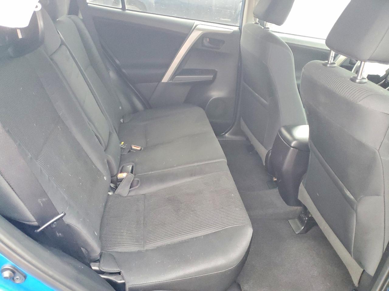 2016 TOYOTA RAV4 LE photo 10