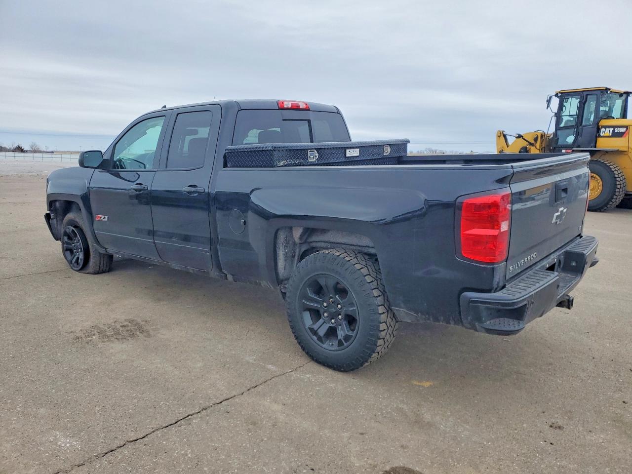 2017 CHEVROLET SILVERADO K1500 LT photo 3
