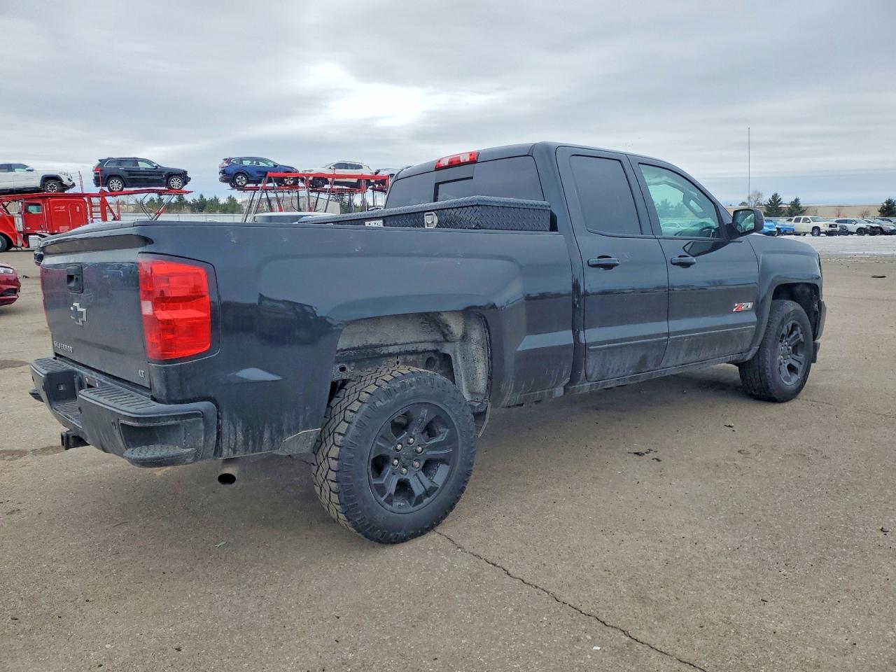 2017 CHEVROLET SILVERADO K1500 LT photo 5