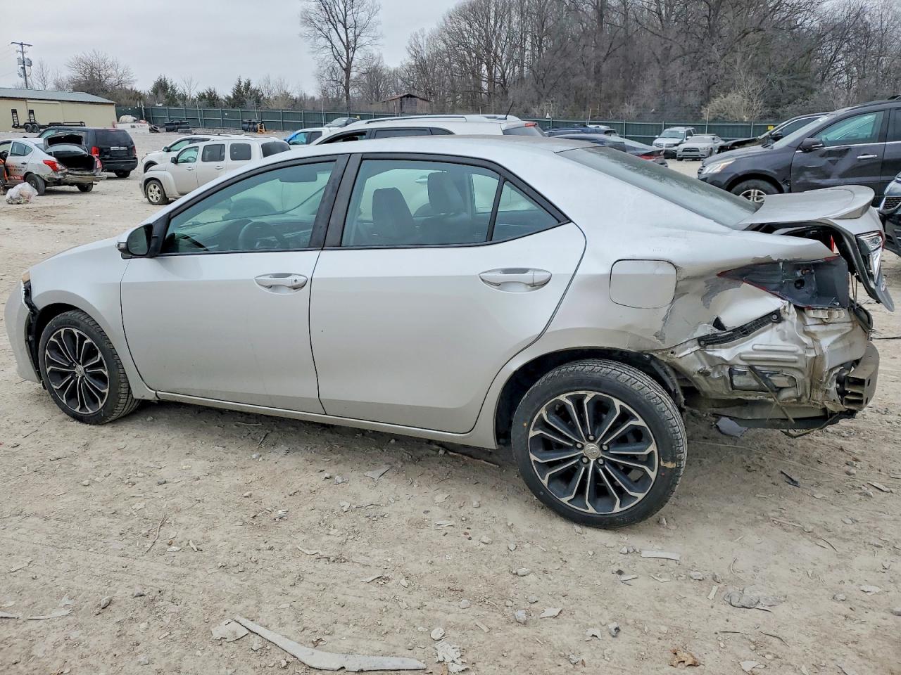 2016 TOYOTA COROLLA L photo 2