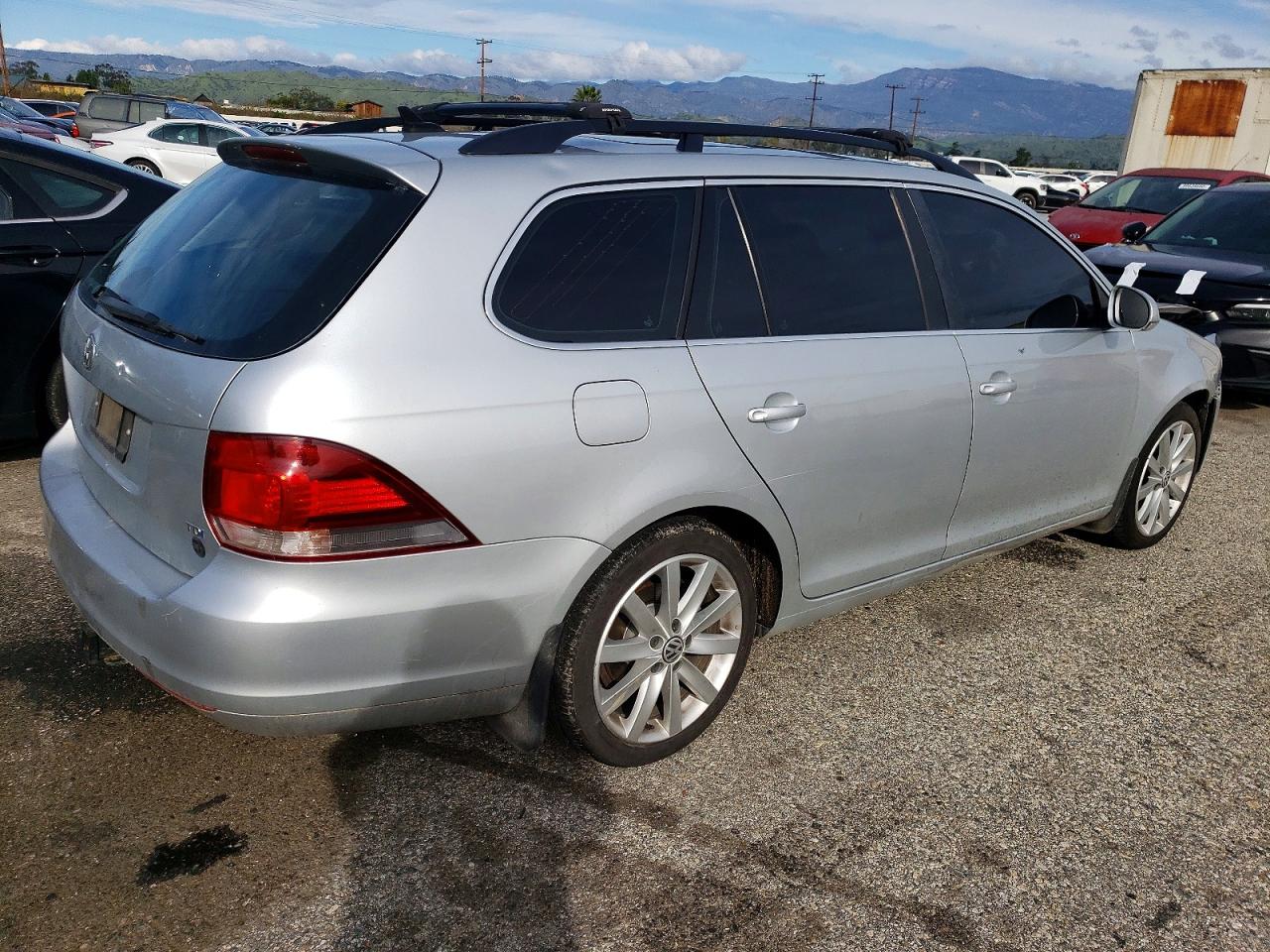 2014 VOLKSWAGEN JETTA TDI photo 3