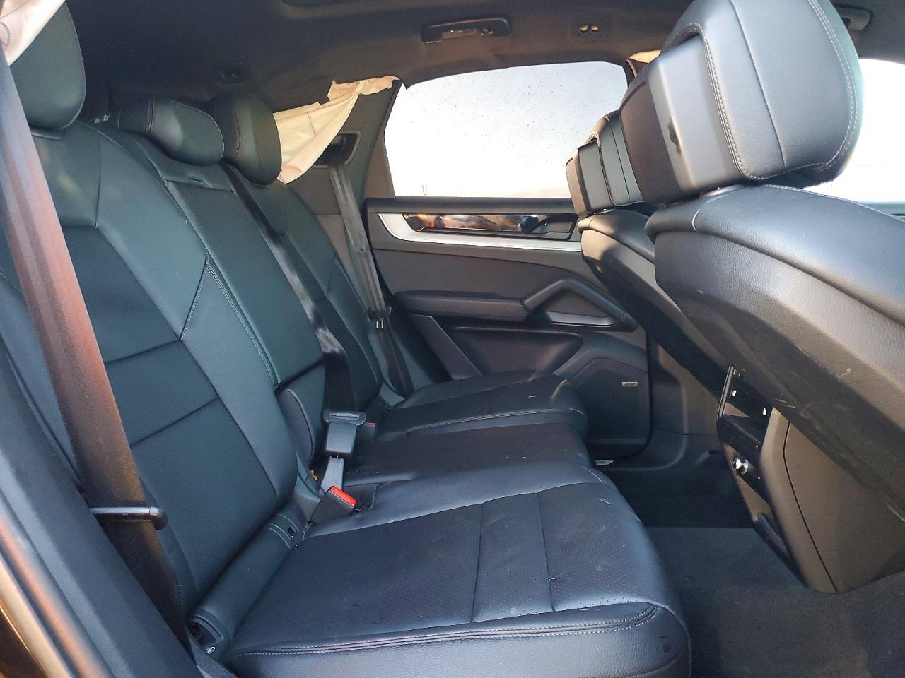 2024 PORSCHE CAYENNE photo 10