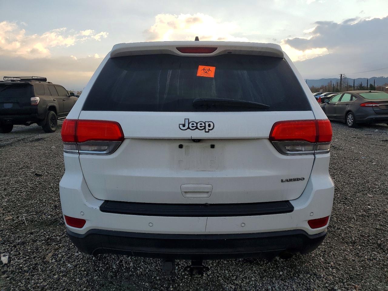 2019 JEEP GRAND CHEROKEE LAREDO photo 11
