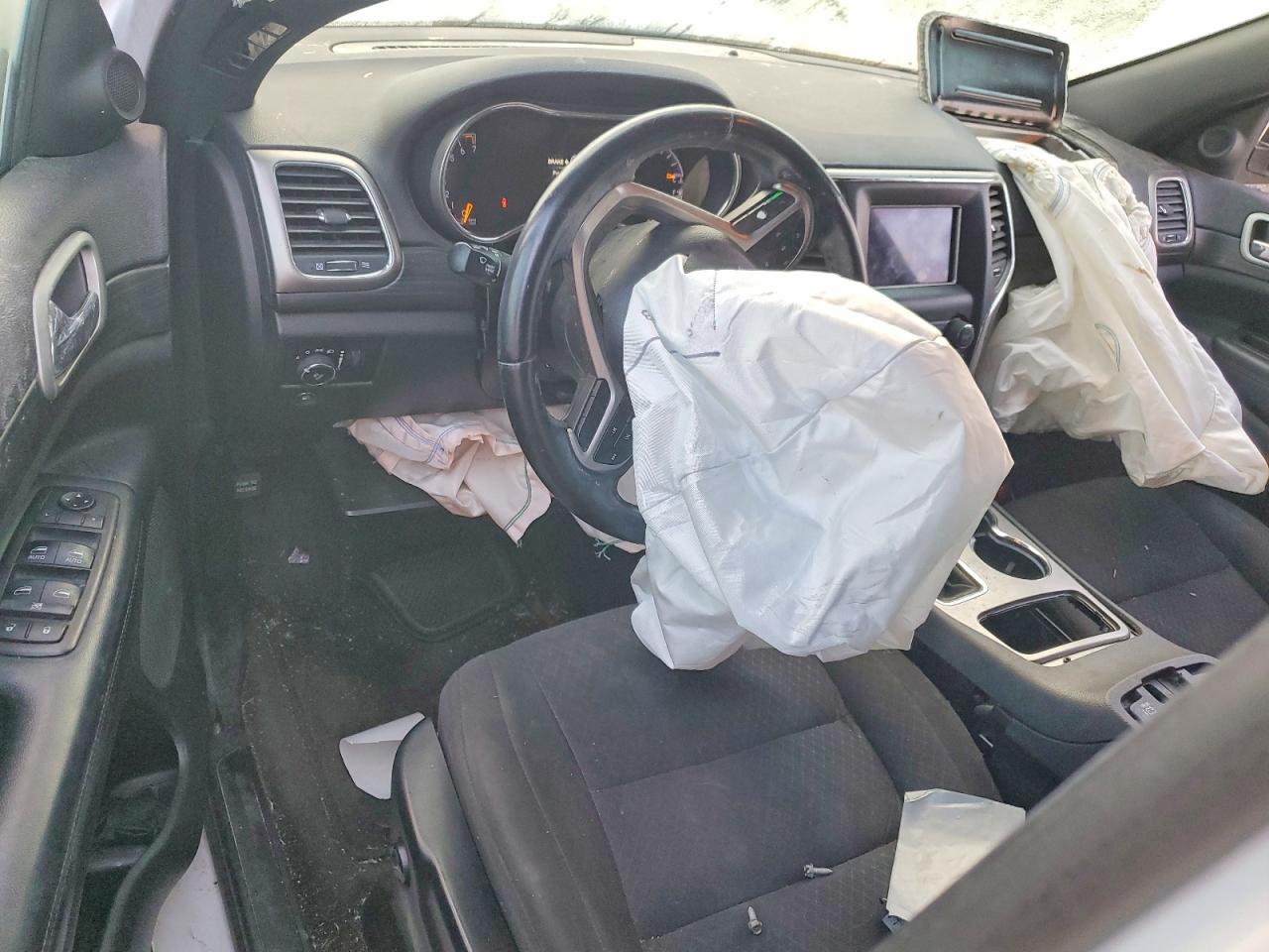 2019 JEEP GRAND CHEROKEE LAREDO photo 15
