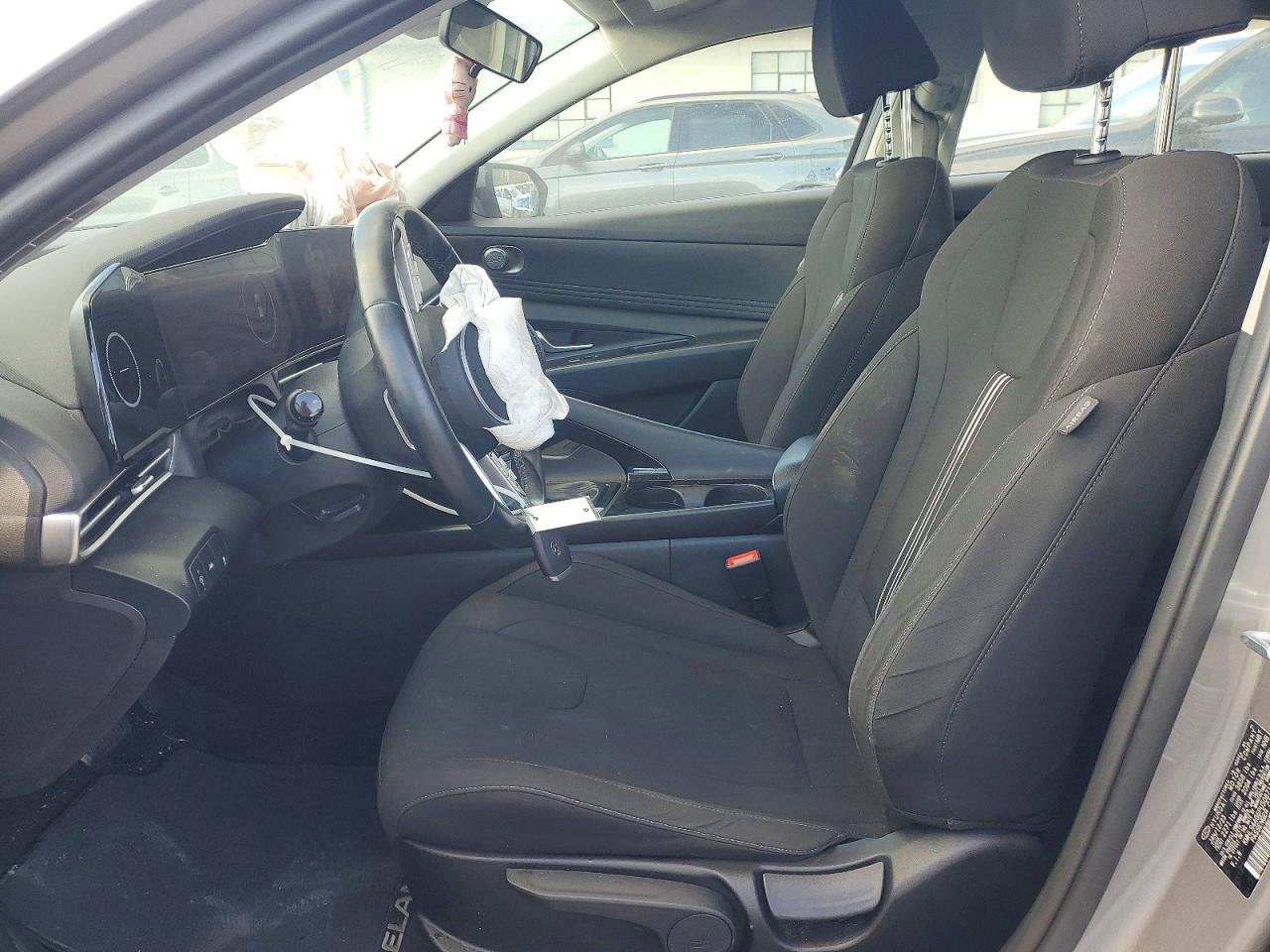 2023 HYUNDAI ELANTRA SEL photo 7