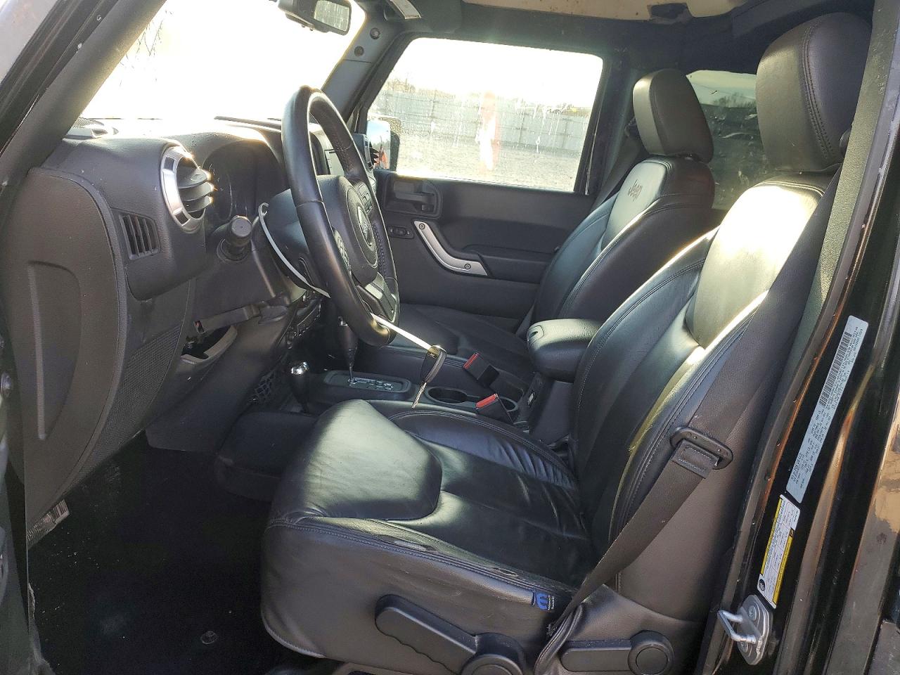 2016 JEEP WRANGLER UNLIMITED SAHARA photo 13