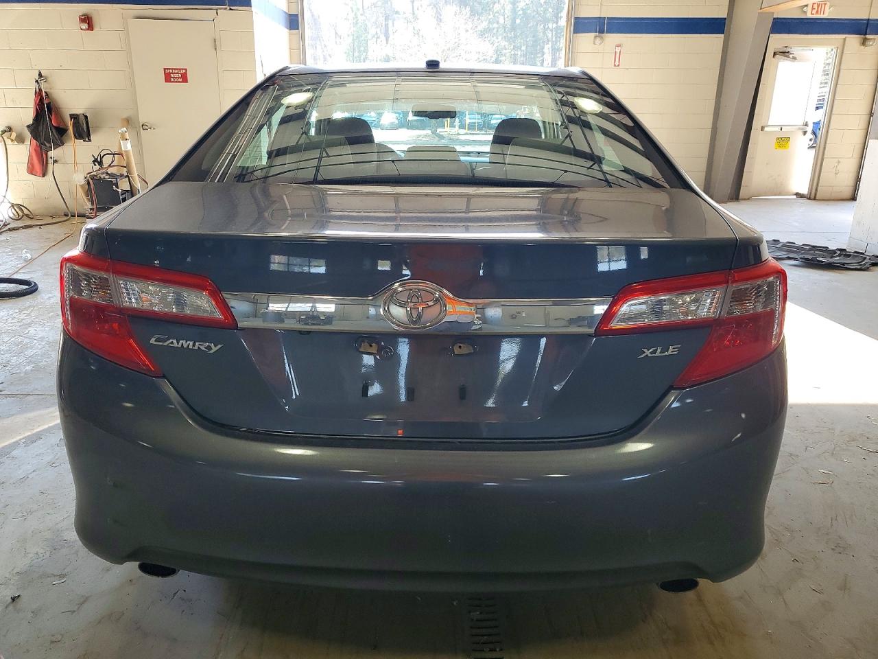 2012 TOYOTA CAMRY SE photo 6