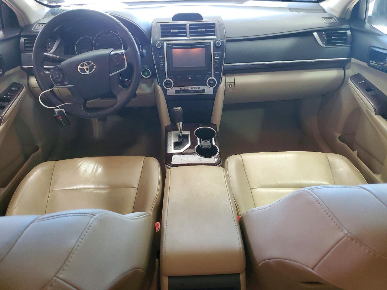 2012 TOYOTA CAMRY SE photo 8
